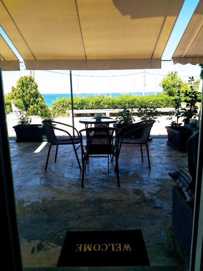 New Seafront Studio Hostal Anavyssos Exterior foto