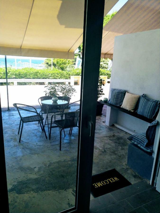 New Seafront Studio Hostal Anavyssos Exterior foto
