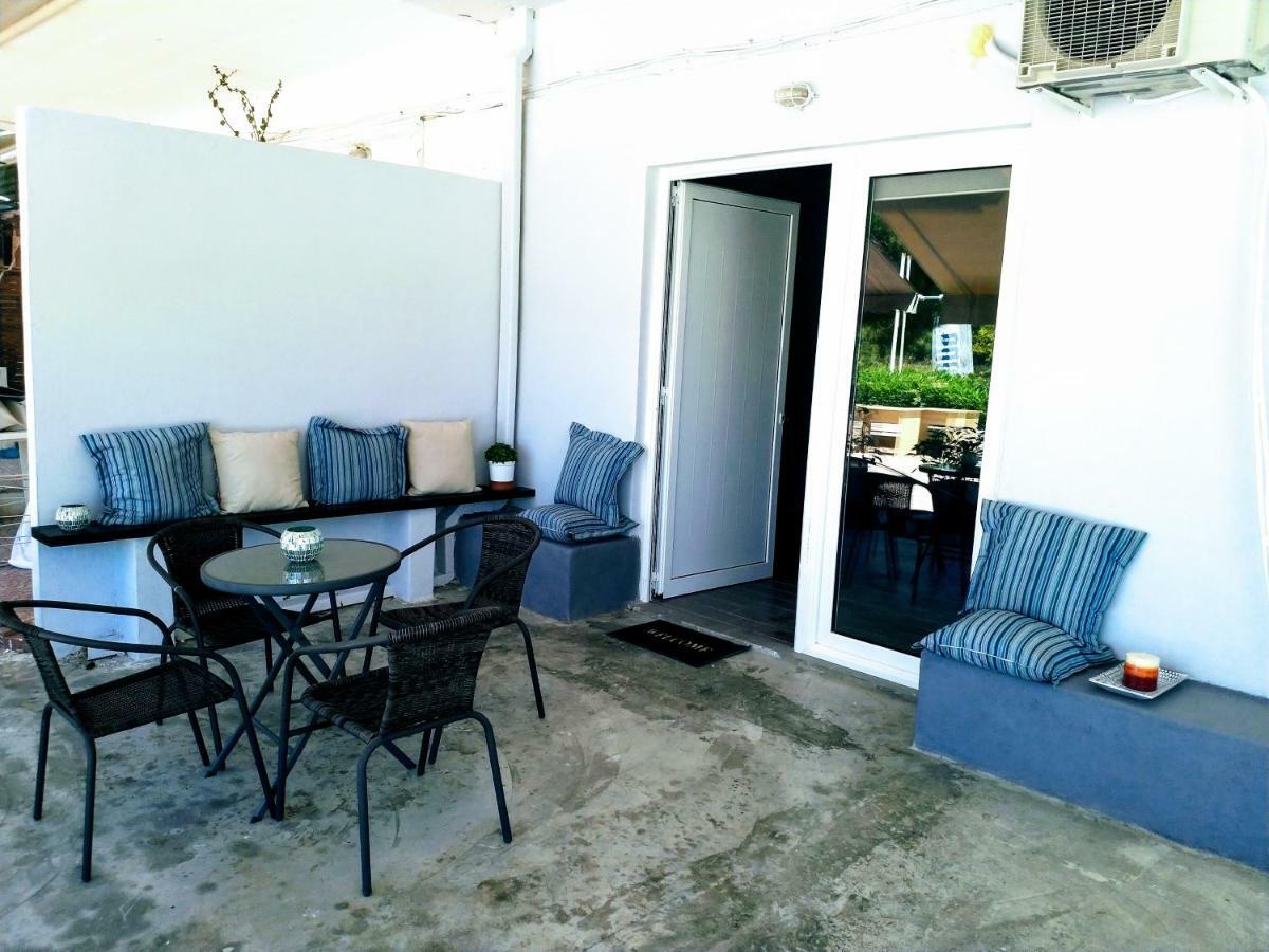 New Seafront Studio Hostal Anavyssos Exterior foto